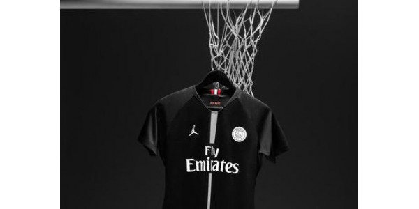Paris Saint-Germain trøjer nyt logo